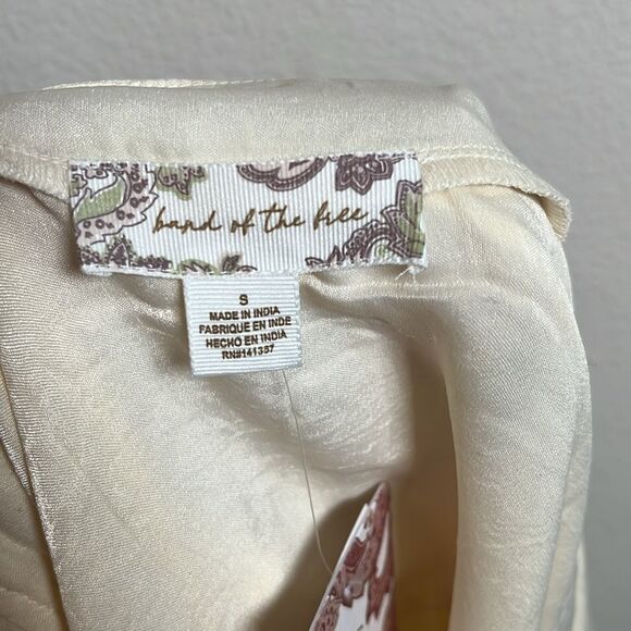 Band of the Free Cash Ivory Long Sleeve Satin Popover Blouse - Picture 7 of 7